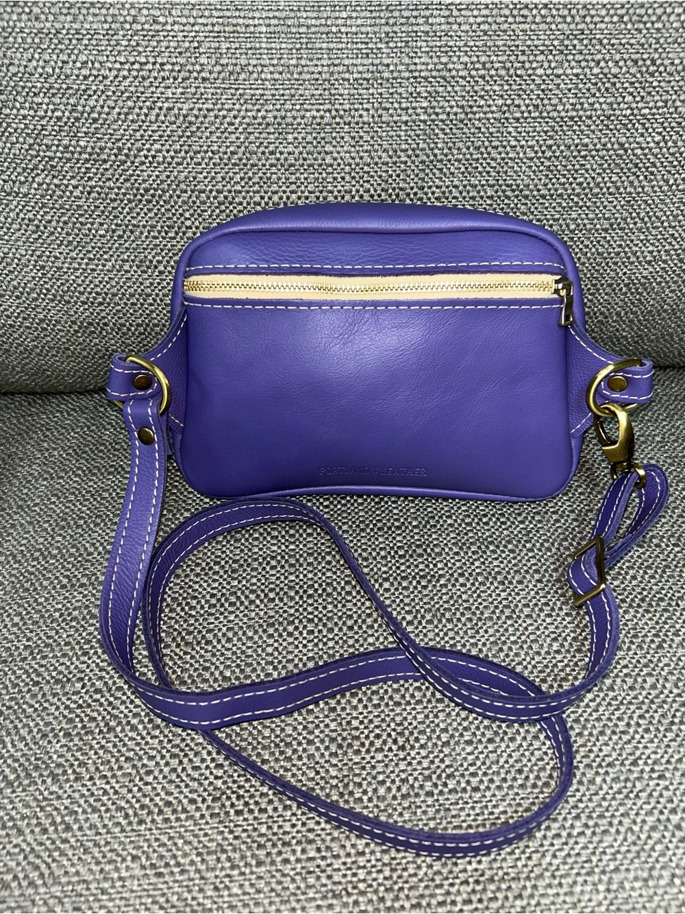Portland Leather Scarlett Sling  Bag- Morning Glory - Picture 2 of 6
